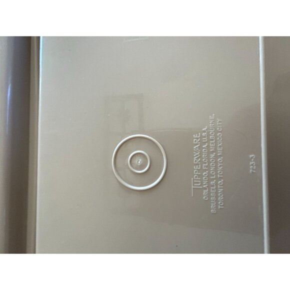 Tupperware Double Deviled Egg Carrier With Lid 723 almond - Picture 8 of 8